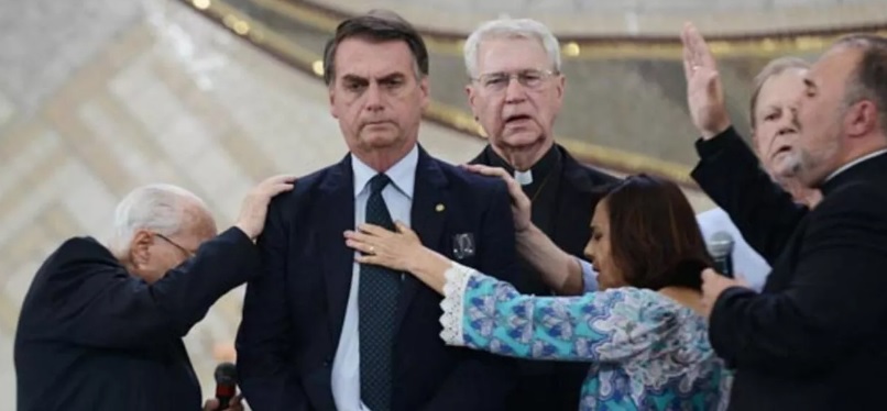 Jair Bolsonaro veta perdão a dívidas tributárias de igrejas
