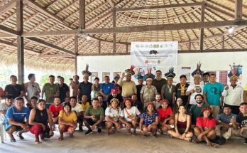 Grupo que participou do encontro sobre Turismo de Base Comunitária organizado pelo Iepé, Funai e Negócios Comunitários. (Foto: Camila Barra/Negócios Comunitários/Iepé